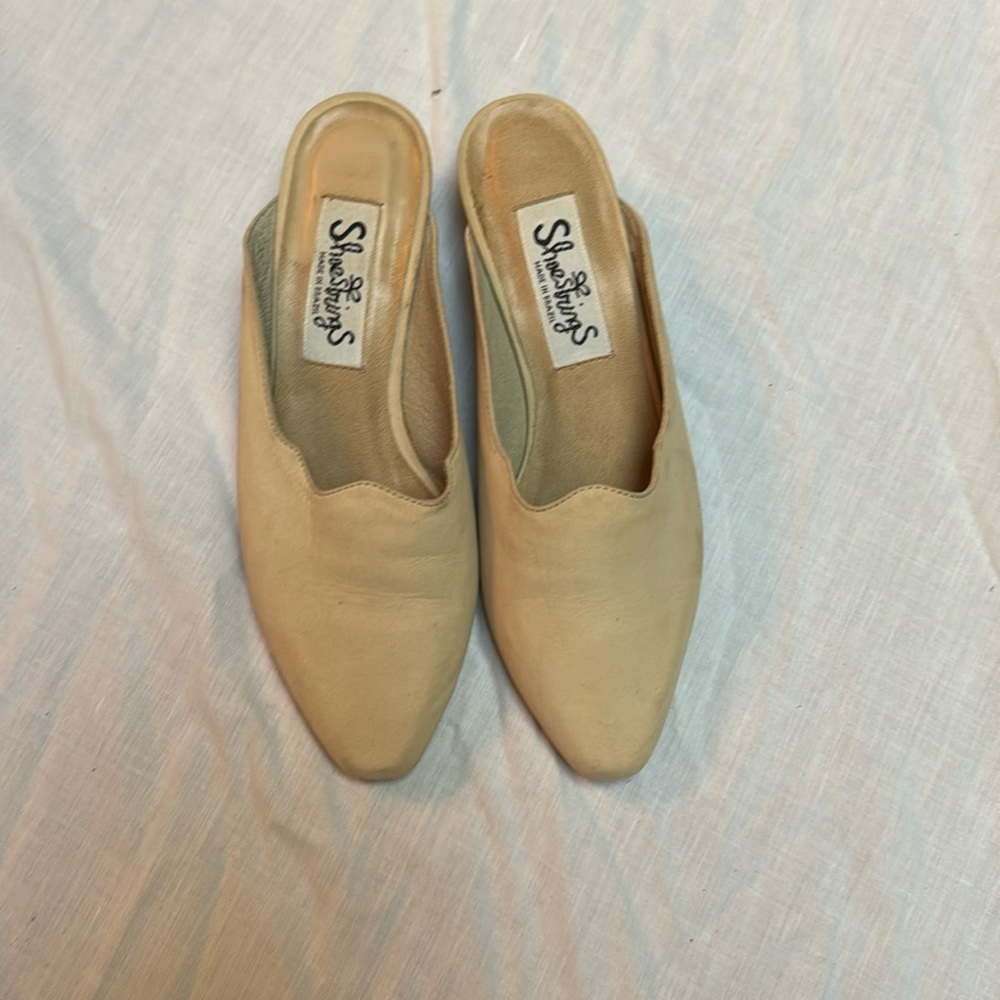 CREME SUEDE MULE SIZE 4